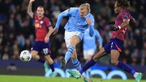 Man City thua sốc khi Erling Haaland ngồi dự bị